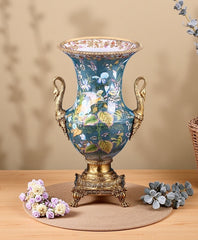 Parrot Famille Rose Swan-Decorated Vase